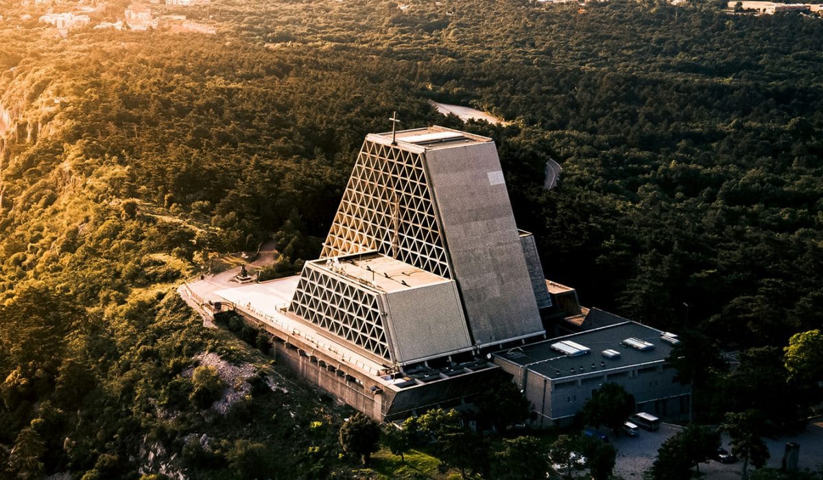 Tempelj Montegrisa, Foto: Simone Mascellari / Unsplash