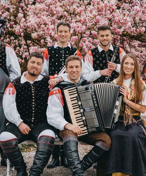 Luka Sešek po petih letih zapušča Ansambel Saša Avsenika