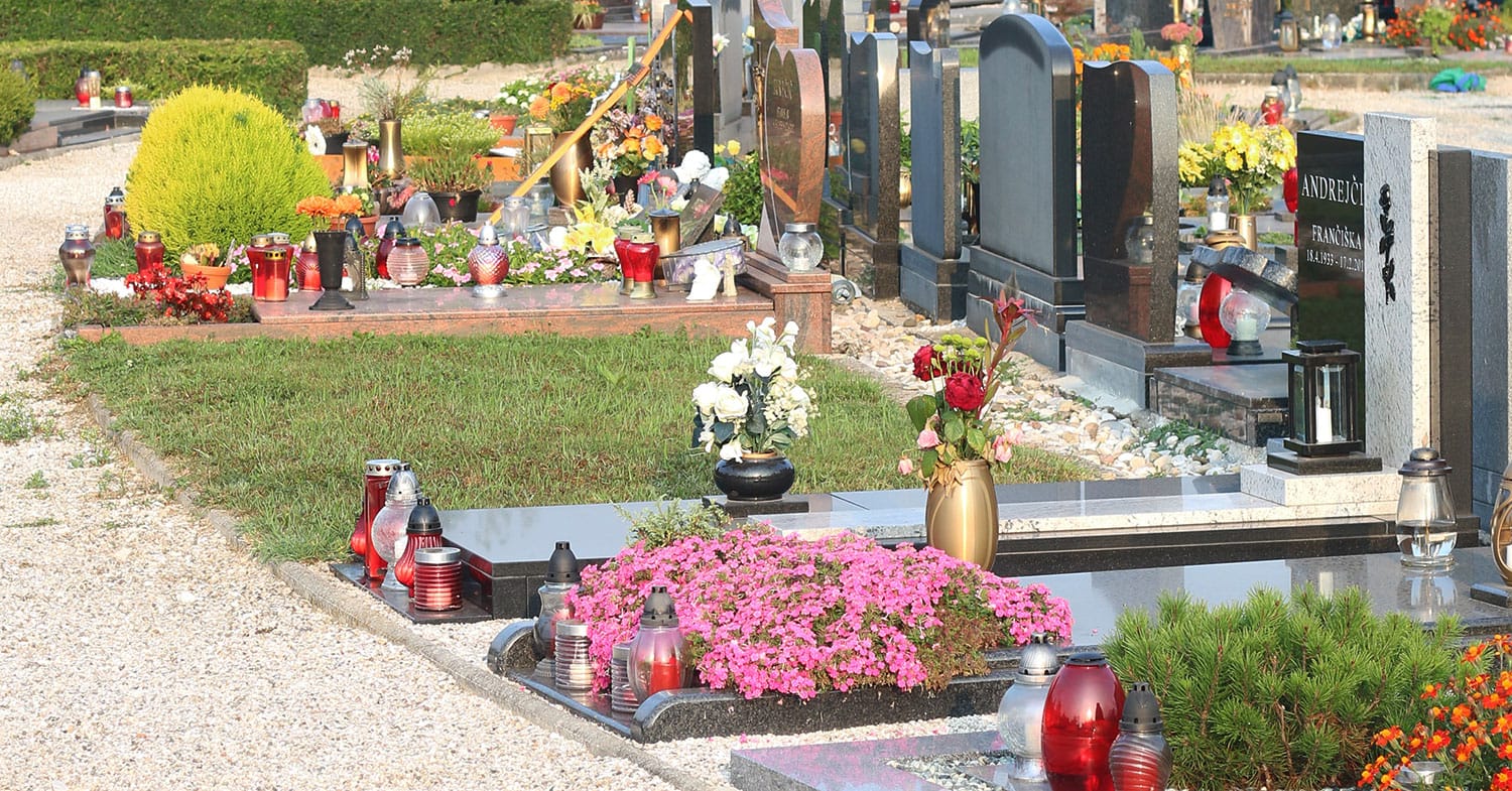 Ikebane za 1. november: kako izbrati, izdelati in ohraniti lep nagrobni aranžma