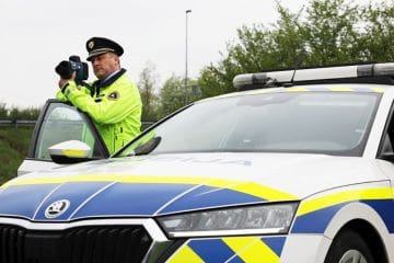 Policija poostreno nadzira voznike, v ospredju bodo mobilni telefoni