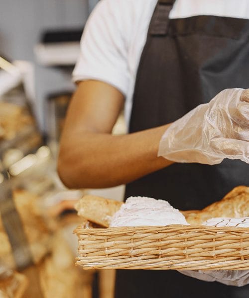 Je kruh iz supermarketa res sveže pečen? Nemški spor razkril, kaj se dogaja v pekovskih oddelkih