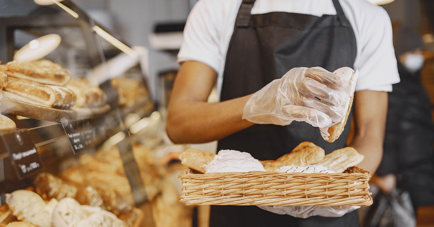 Je kruh iz supermarketa res sveže pečen? Nemški spor razkril, kaj se dogaja v pekovskih oddelkih