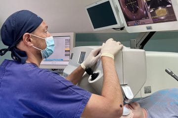 Pred 30 leti so v Sloveniji prvič z laserjem odpravili dioptrijo