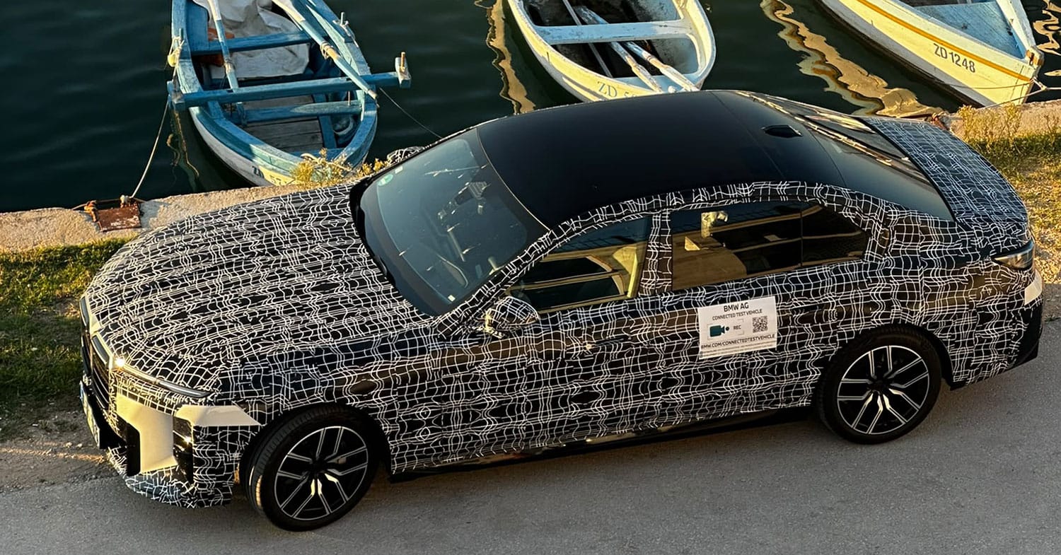 Ob hrvaški obali opazili zamaskiranega BMW-ja