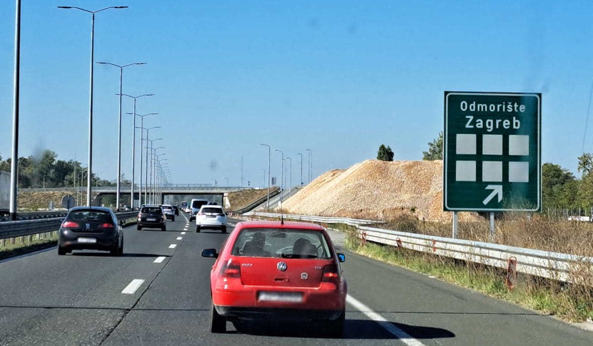 Popravilo ceste med slovensko mejo in Zagrebom, Foto: Vse za moj dan