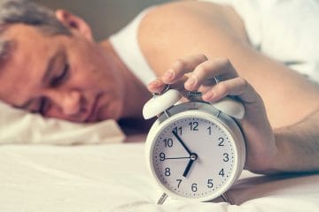 V nedeljo bomo uro premaknili nazaj, v Ljubljani bo sonce zašlo že pred 17. uro