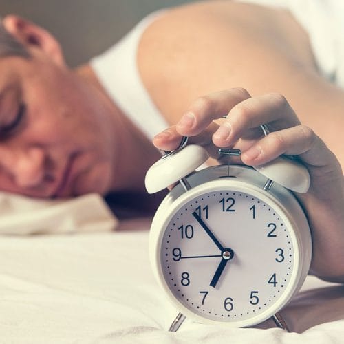V nedeljo bomo uro premaknili nazaj, v Ljubljani bo sonce zašlo že pred 17. uro