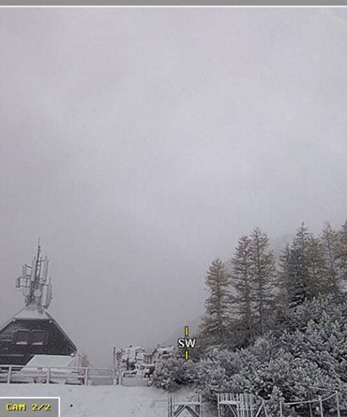 Prvi sneg pobelil slovenske hribe – na Kaninu 13 centimetrov, zasnežilo je tudi Vršič