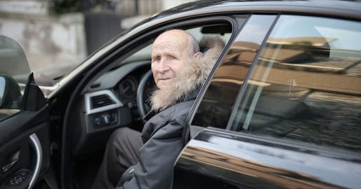 Pri kateri starosti je obvezen zdravniški pregled za podaljšanje vozniškega dovoljenja?
