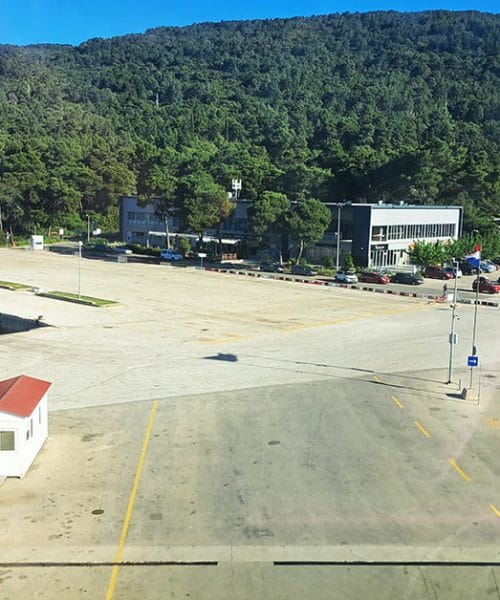 Jadrolinija podaljšala dodatne trajektne povezave med Splitom in Hvarom do 6. novembra