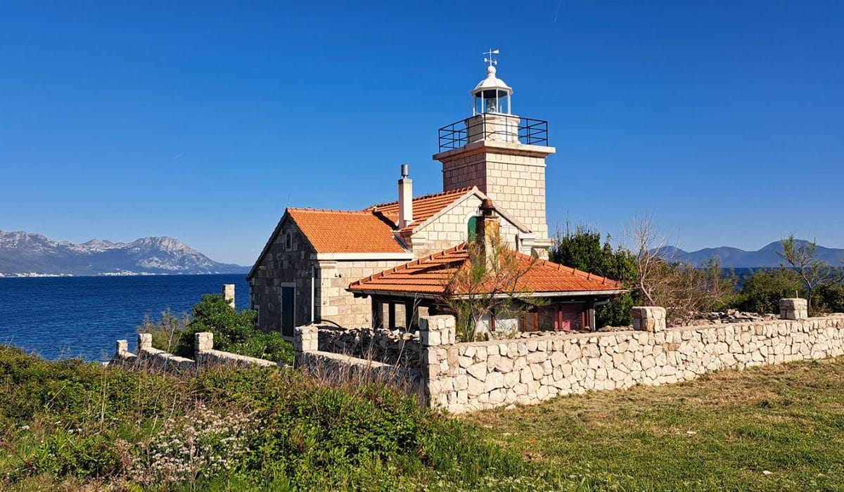Svetilnik na južnem delu otoka Hvar