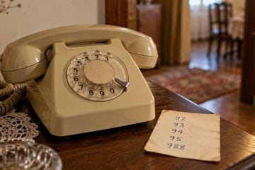 Nekoč smo klicali na številke 92, 93, 94, 95 in 988. Se še spomnite, kaj so pomenile?