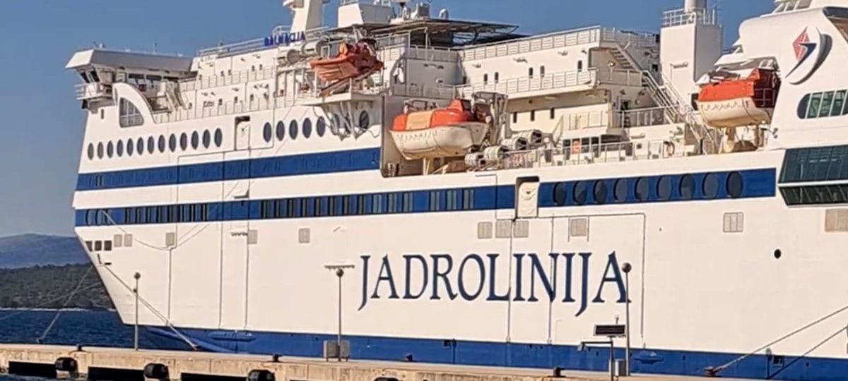 Jadrolinija odpovedala plovbe z Dalmacijo do januarja 2027, težav še niso odpravili