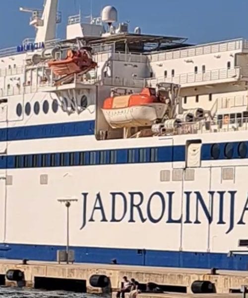 Jadrolinija odpovedala plovbe z Dalmacijo do januarja 2027, težav še niso odpravili