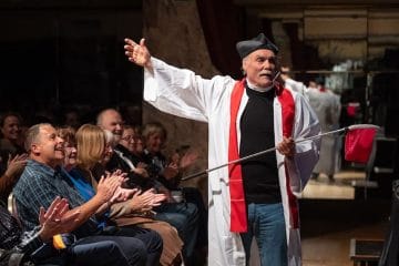 TV Poper se po 23 letih vrača v živo, legendarna satira osvaja slovenske odre