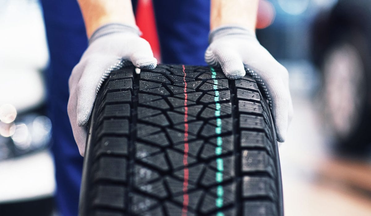 Črte na zimskih gumah, Foto: Magnific